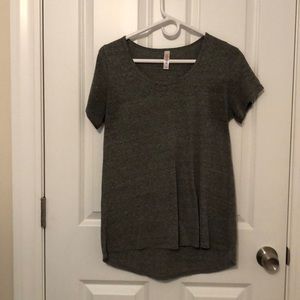 LuLaRoe Classic T, gray, size small. GUC